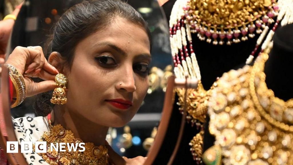 India’s Diwali Gold Rush Shifts Focus to Investment Amid High Prices